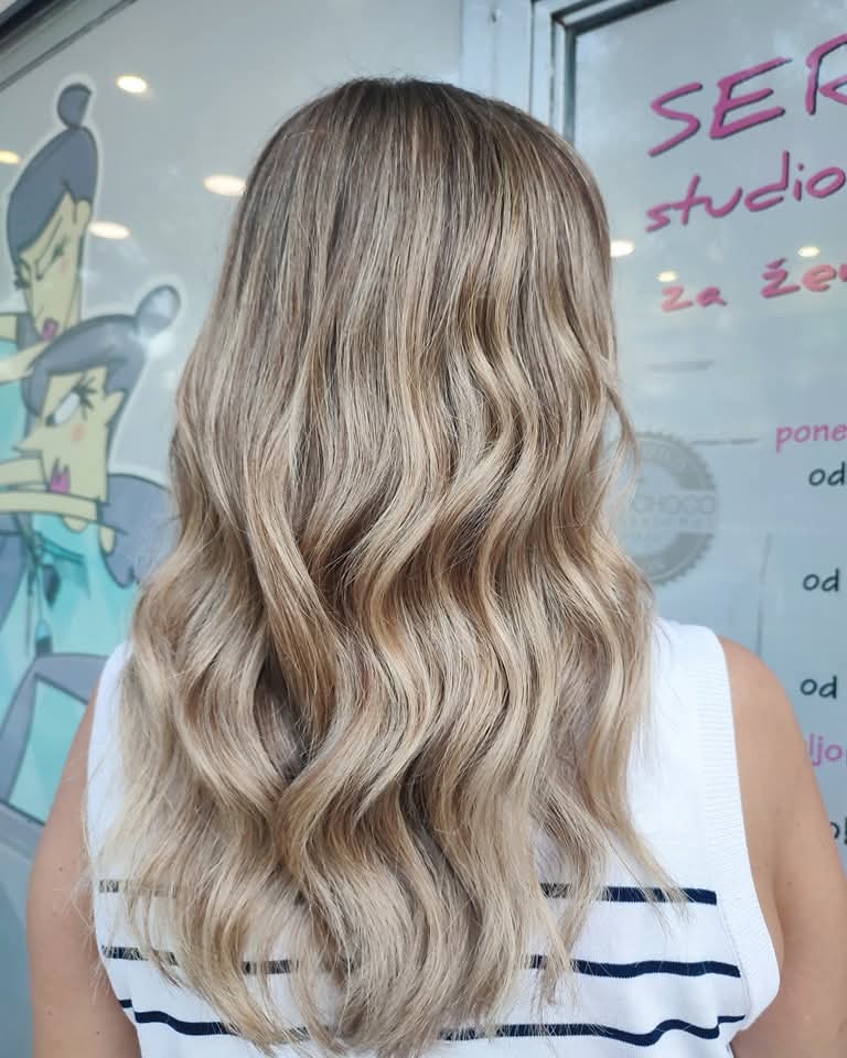 Pramenovi balayage i frizura, duga plava kosa, studio za njegu kose Seraphine, Zagreb