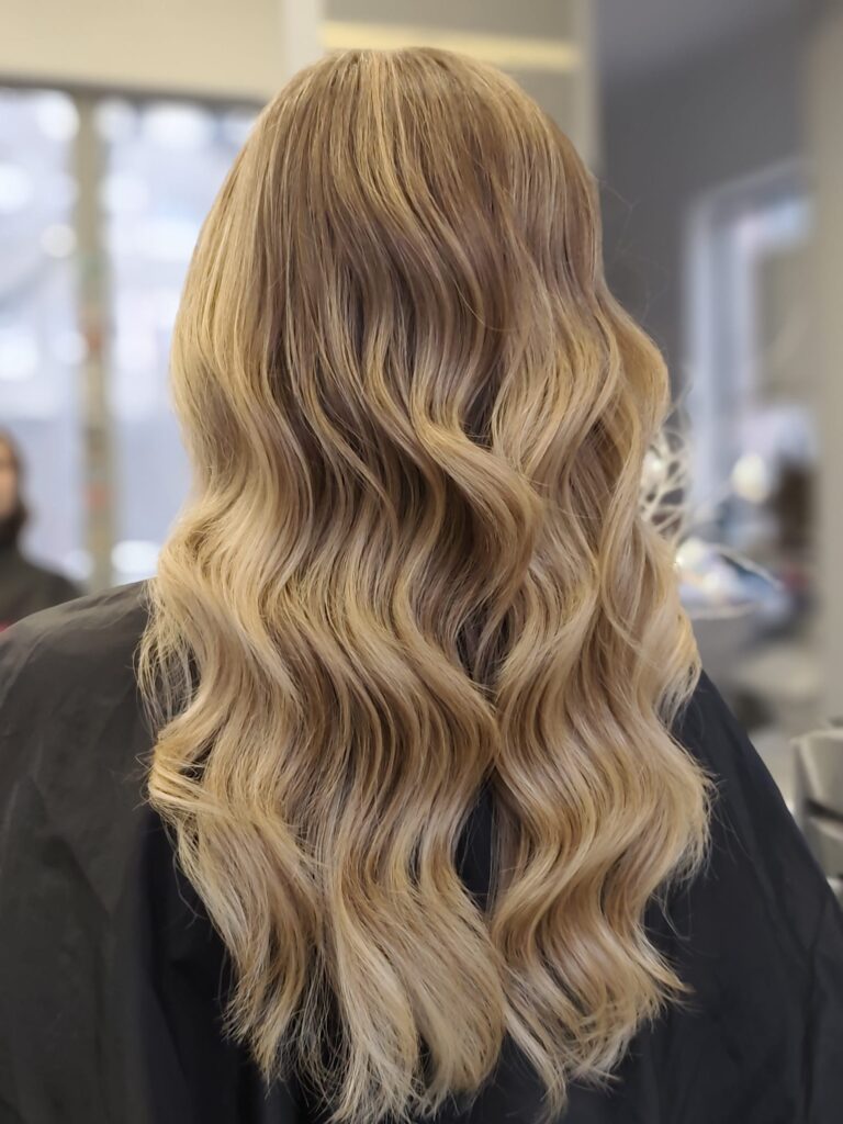 Balayage pramenovi na dugoj kosi, salon Seraphine Zagreb
